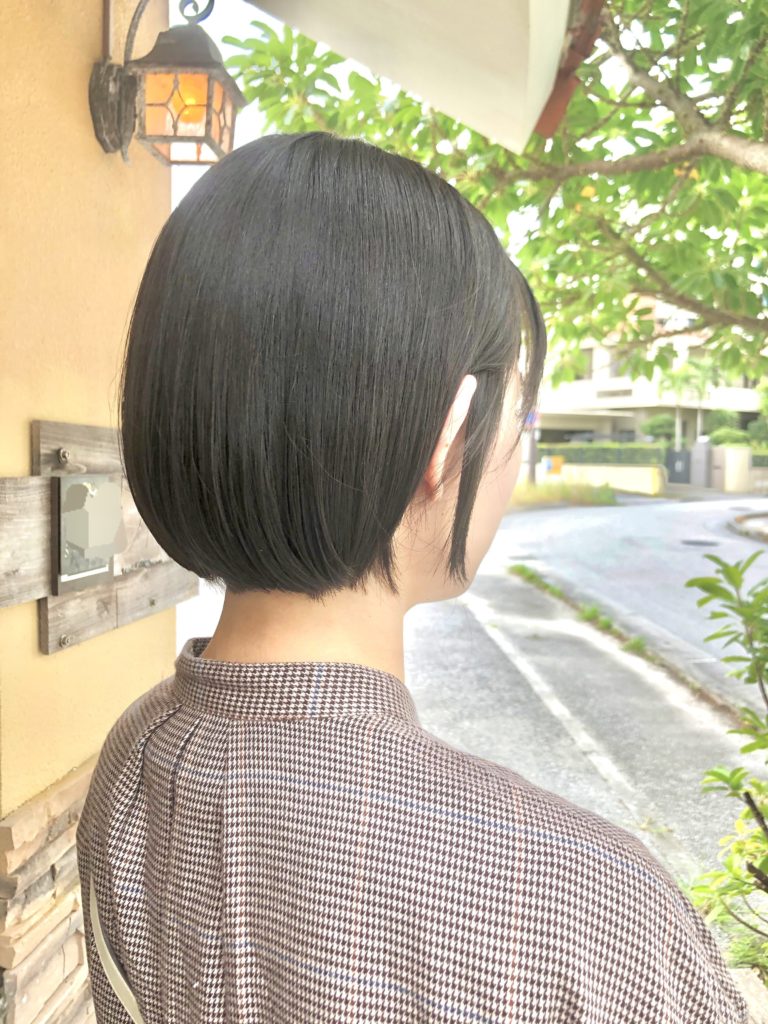 最近はやりのぱつっとショートボブ 予防美容 美髪サロン Coyori 沖縄県那覇市の美容室 エアーストレートも導入